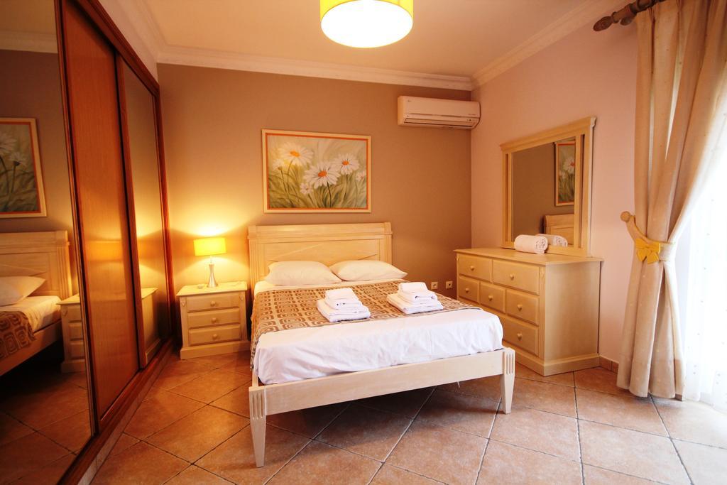 Villa Fonte Santa Quarteira Buitenkant foto